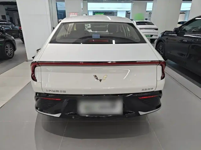Wuling Starlight — Фото автомобиля 3