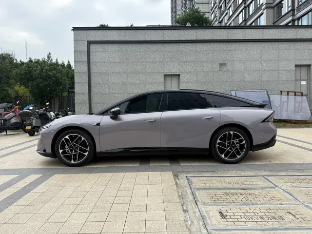 Xpeng P7+ — Фото автомобиля 16