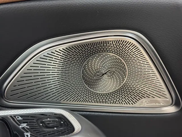 Mercedes-Benz E-Class — Фото автомобиля 8
