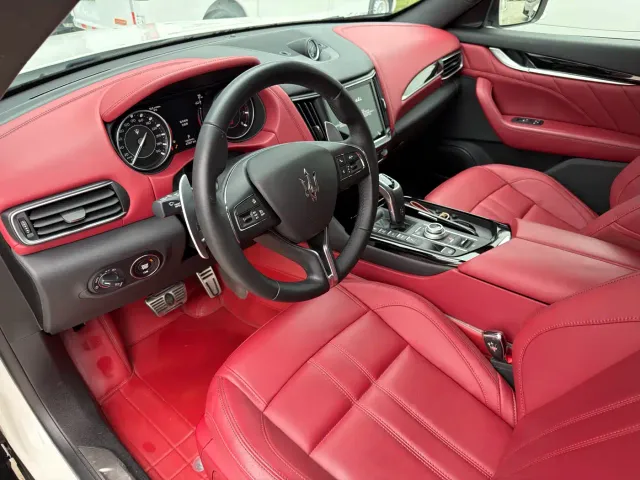 Maserati Levante — Фото автомобиля 6
