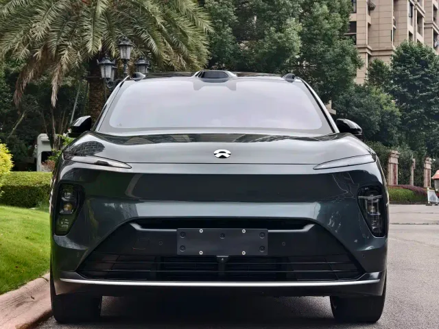 Nio ES8 — Фото автомобиля 2