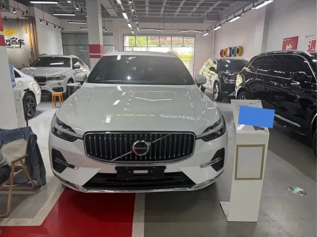 Volvo XC60 — Фото автомобиля 3