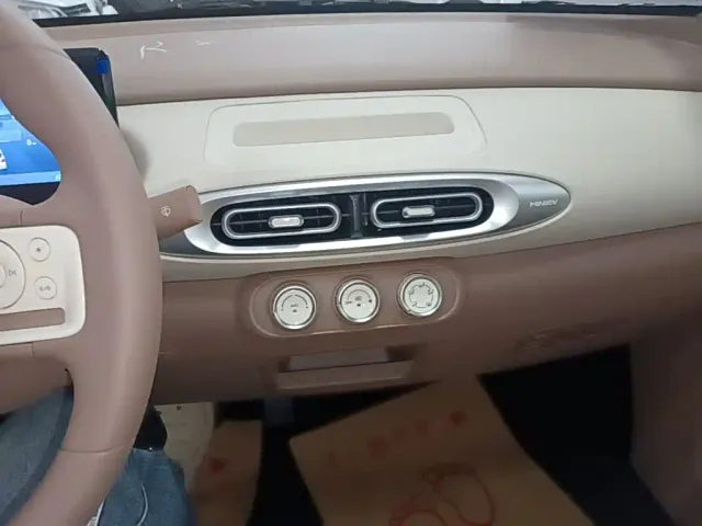 Wuling Hongguang Mini EV — Фото автомобиля 12