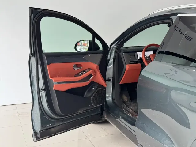 BYD Tang L — Фото автомобиля 15