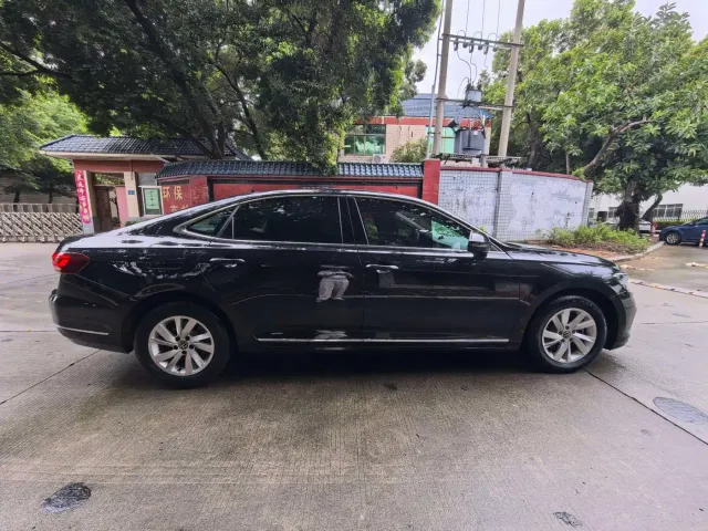 Volkswagen Passat — Фото автомобиля 12