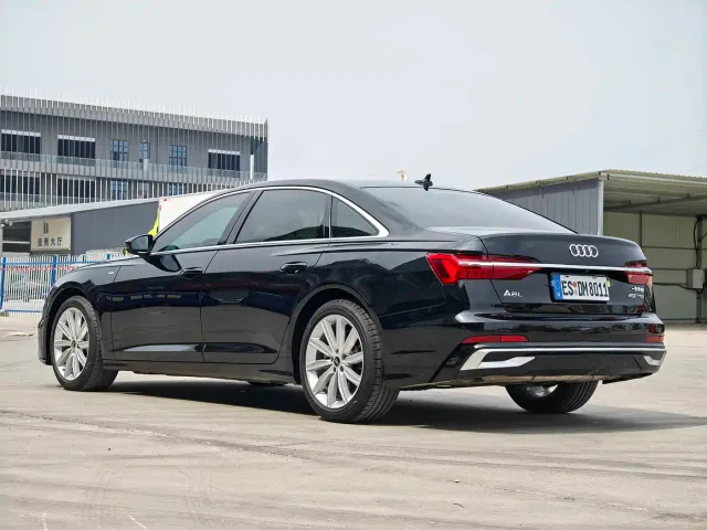 Audi A6L — Фото автомобиля 12