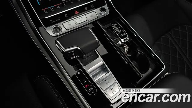 Audi Q8 55 TFSI quattro Premium — Фото автомобиля 7