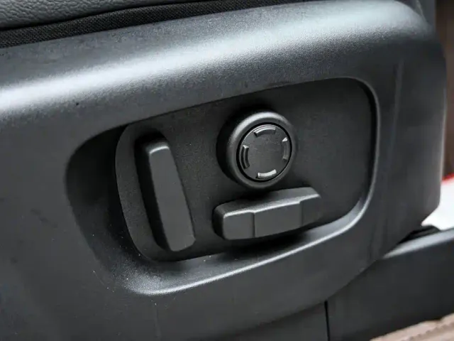 Land Rover Discovery — Фото автомобиля 25