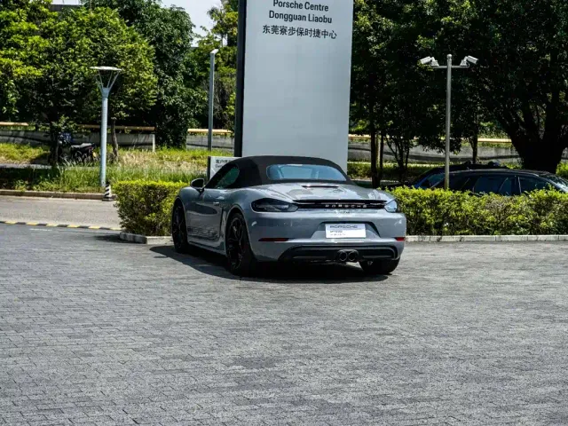 Porsche 718 — Фото автомобиля 14