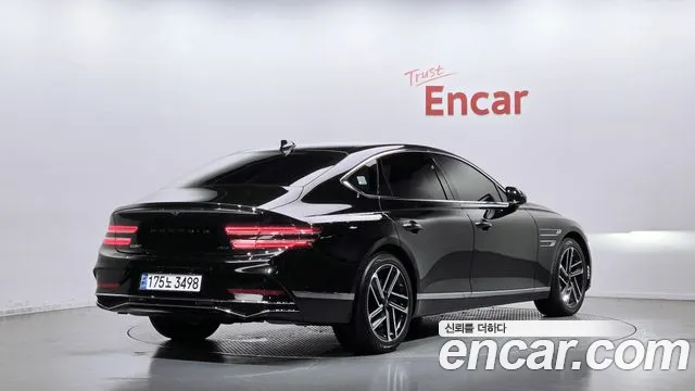 Genesis G80 Бензин 2.5 турбо AWD — Фото автомобиля 2