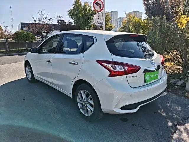 Nissan Tiida — Фото автомобиля 4