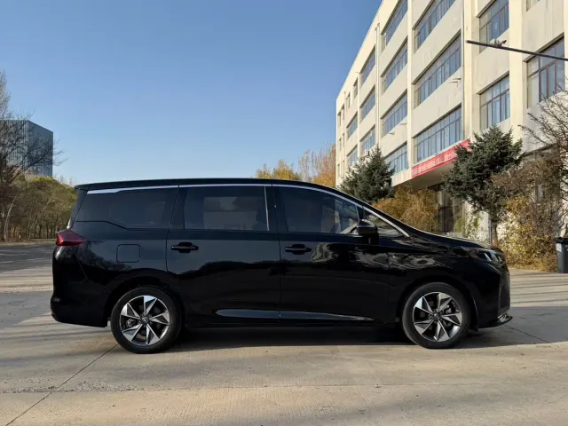 GAC Trumpchi M6 — Фото автомобиля 4
