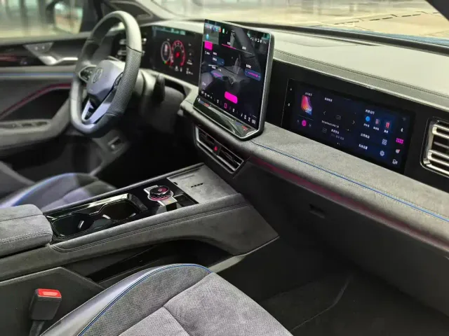 Volkswagen Tiguan L — Фото автомобиля 5