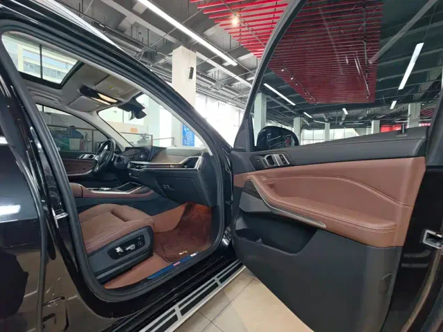 BMW X7 — Фото автомобиля 25