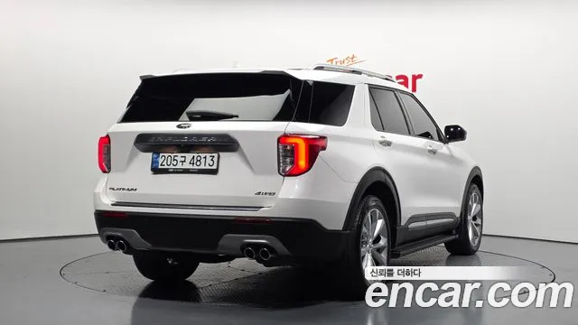 Ford Explorer Explorer 6 поколение 3.0 Platinum 4WD — Фото автомобиля 2