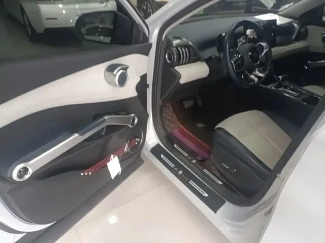 BYD Yuan PLUS — Фото автомобиля 15