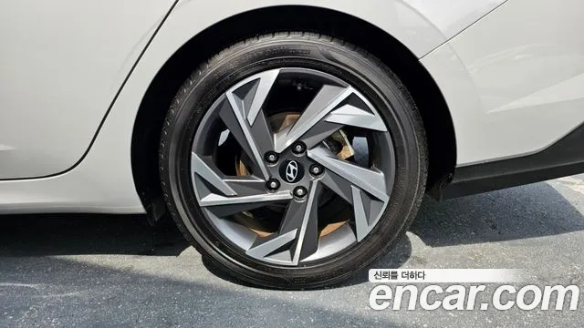 Hyundai AVANTE Новый Avante (CN7) 1.6 LPi (Для проката) — Фото автомобиля 21