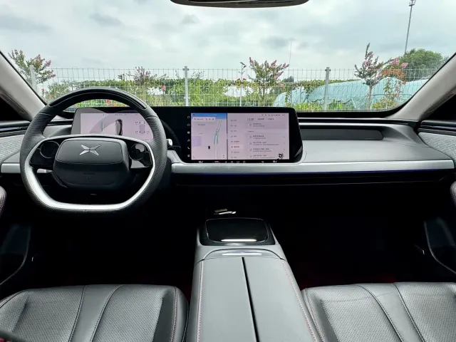 Xpeng P7 — Фото автомобиля 9