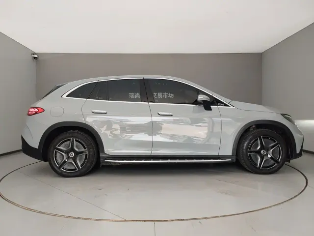 Mercedes-Benz EQE SUV — Фото автомобиля 6