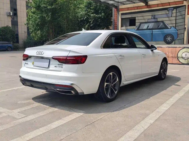 Audi A4L — Фото автомобиля 17