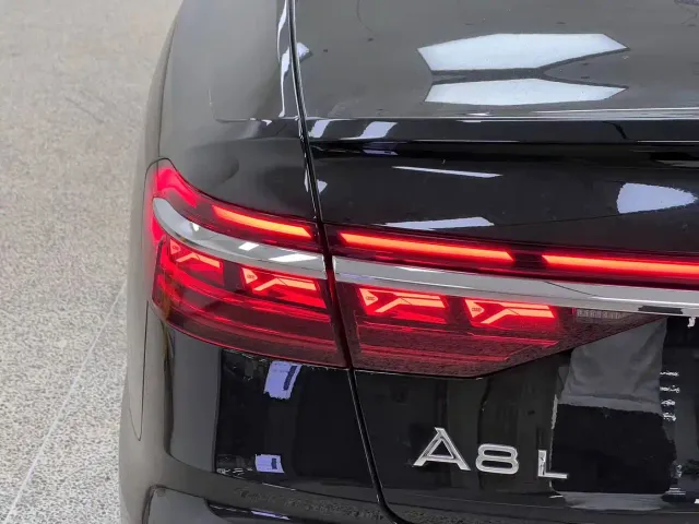 Audi A8 — Фото автомобиля 12