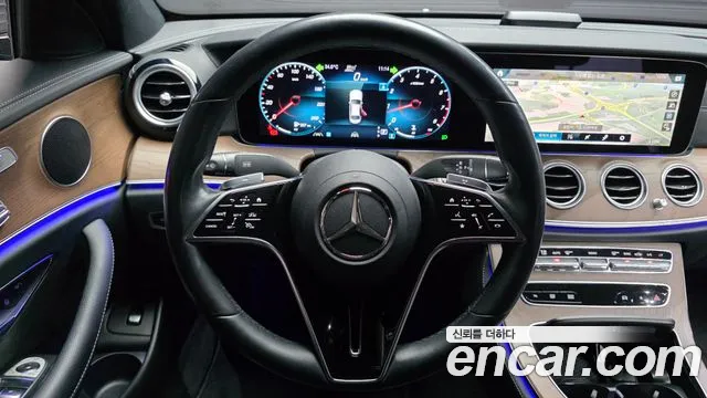 Mercedes-Benz E-Class — Фото автомобиля 13