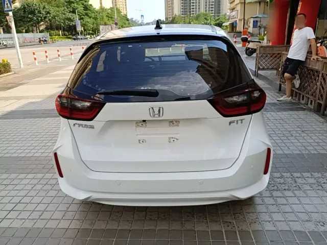 Honda Fit — Фото автомобиля 5