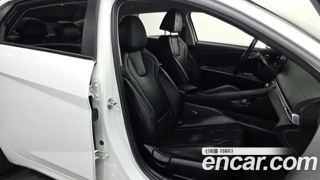 Hyundai AVANTE Новый Avante (CN7) — Фото автомобиля 25