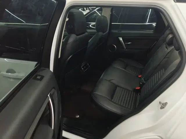 Land Rover Discovery Sport — Фото автомобиля 16