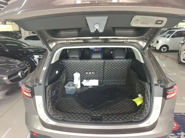 Roewe RX5 — Фото автомобиля 18
