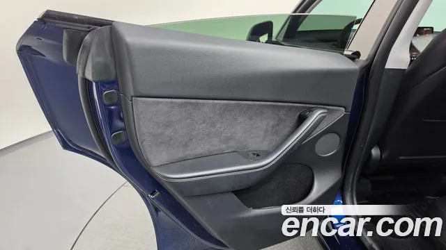 Tesla Model Y — Фото автомобиля 14