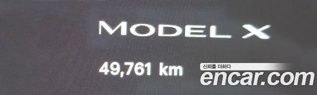 Tesla Model X — Фото автомобиля 11