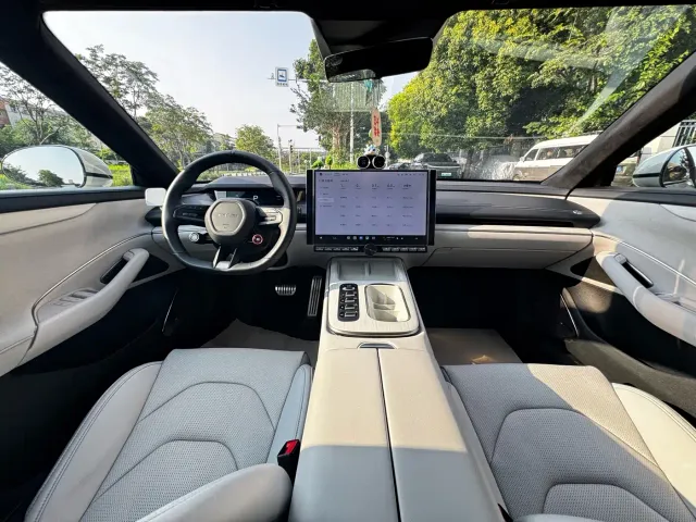 Xiaomi SU7 — Фото автомобиля 5