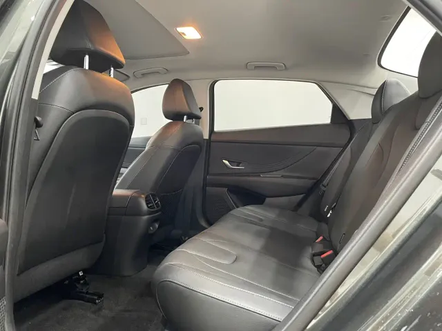 Hyundai Elantra — Фото автомобиля 10