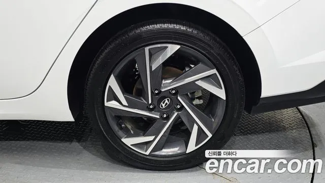 Hyundai AVANTE Новый Avante (CN7) — Фото автомобиля 20