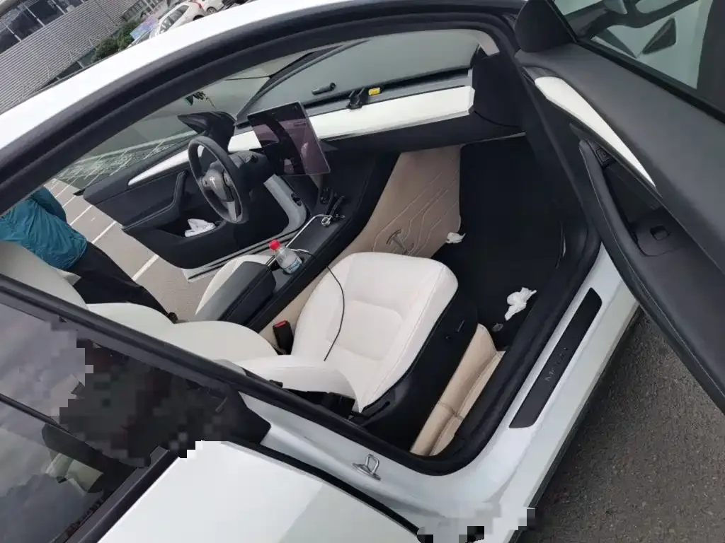 Tesla Model Y 2022 Facelift Rear-Wheel Drive Version — Фото автомобиля 17