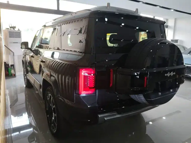 BYD FangChengBao Leopard 8 — Фото автомобиля 4