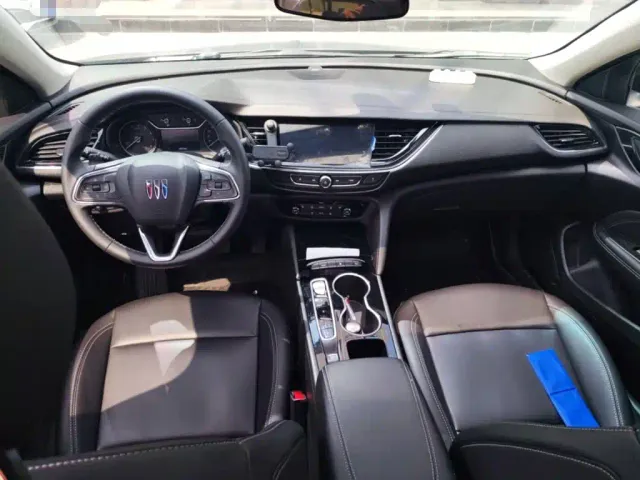 Buick Regal — Фото автомобиля 12
