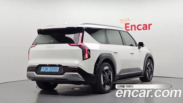 Kia EV9 — Фото автомобиля 2