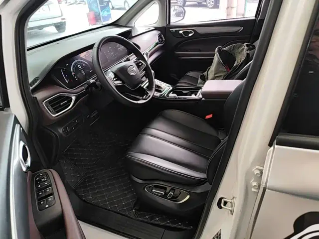 GAC Trumpchi M6 — Фото автомобиля 14
