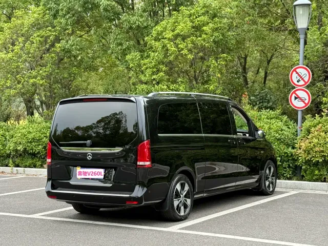 Mercedes-Benz V-Class — Фото автомобиля 4