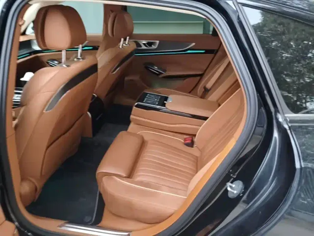 Hongqi H9 — Фото автомобиля 16