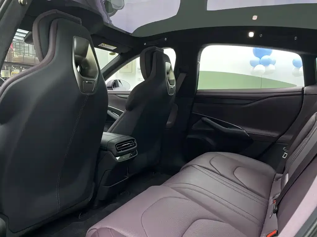 Xiaomi Auto Xiaomi SU7 2024 AWD Extended Range Advanced Smart Driving Max Edition — Фото автомобиля 18