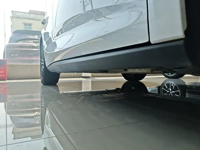 BYD Qin L — Фото автомобиля 20