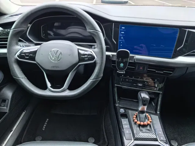 Volkswagen Passat — Фото автомобиля 14