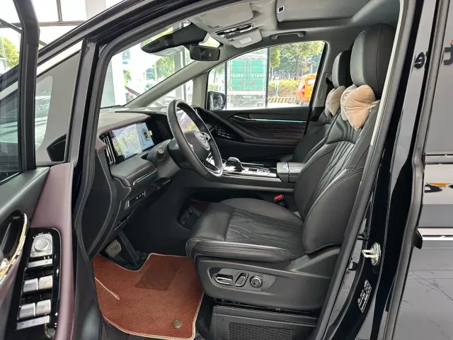 GAC Trumpchi M8 — Фото автомобиля 9