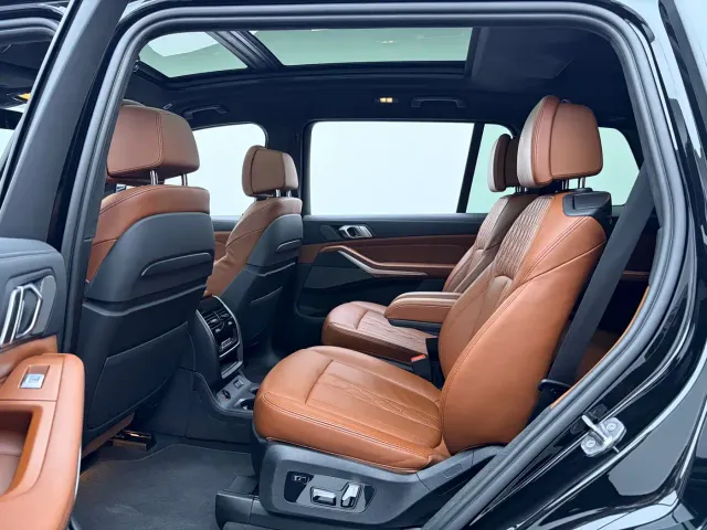 BMW X7 — Фото автомобиля 11