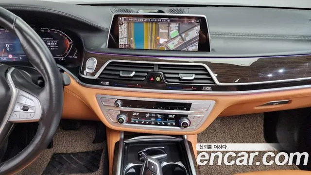 BMW 7-Series — Фото автомобиля 15