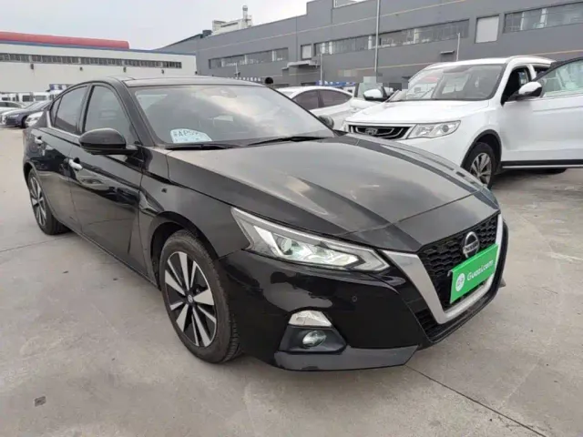 Nissan Teana — Фото автомобиля 3