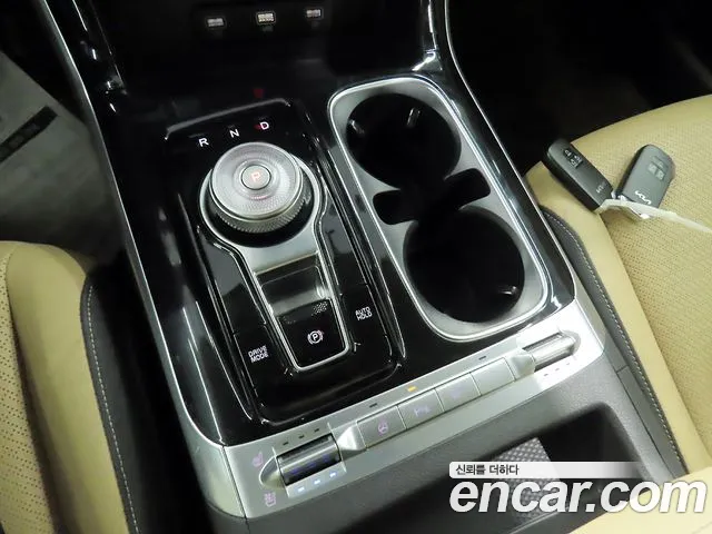 Kia Carnival Generation 4 — Фото автомобиля 14